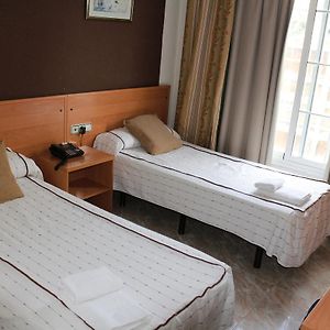 Habitación con 2 Camas Individuales